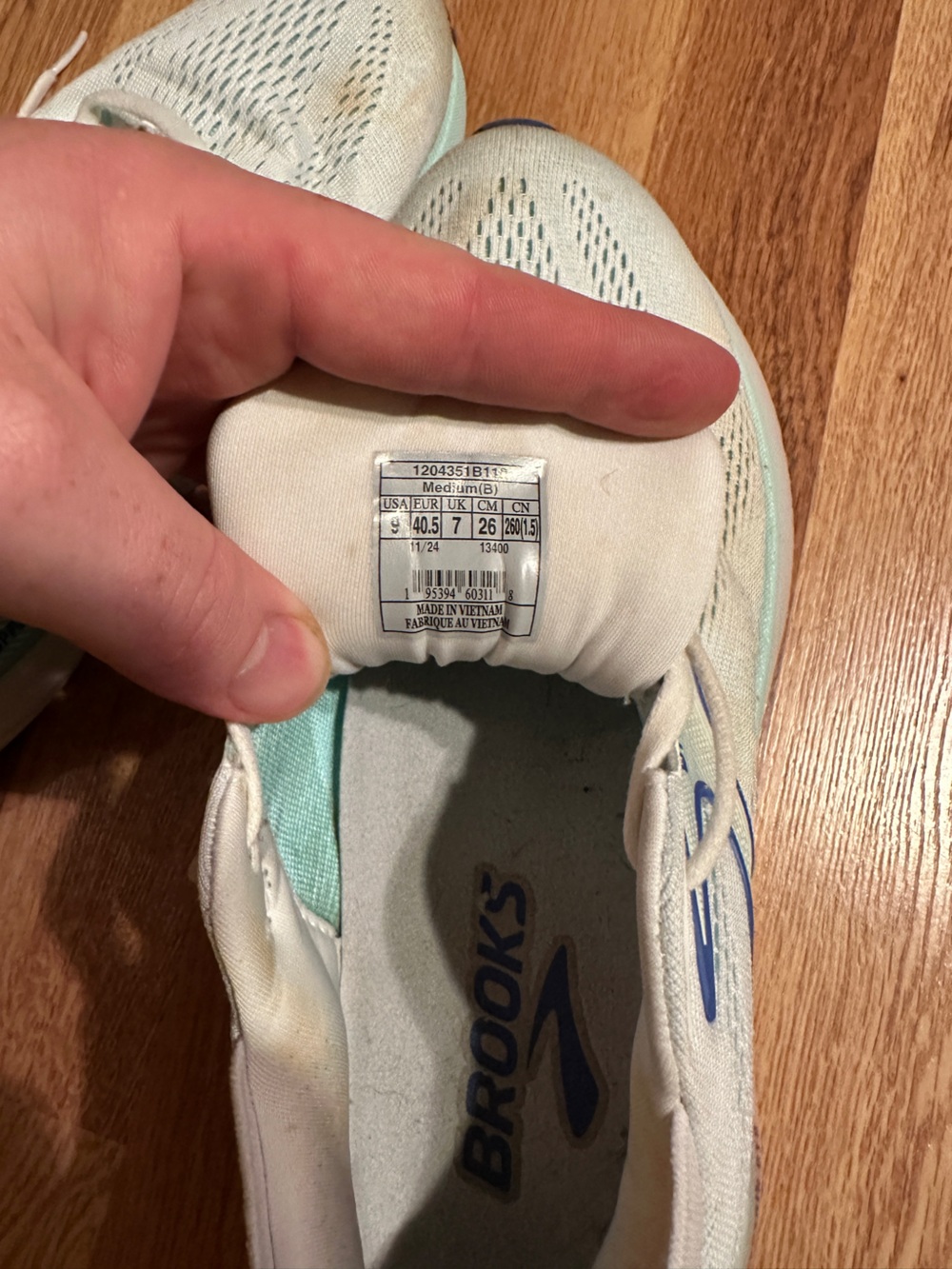 Brooks White Running Sneakers Size 9 - Picture 5 of 5